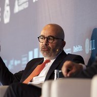 Governo convida investidores a apostar na habitação