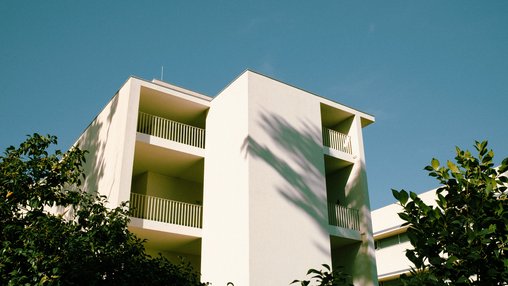 Venda de casas desce -9,4%, mas preços continuam a escalar